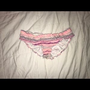 Cheeky bikini bottoms